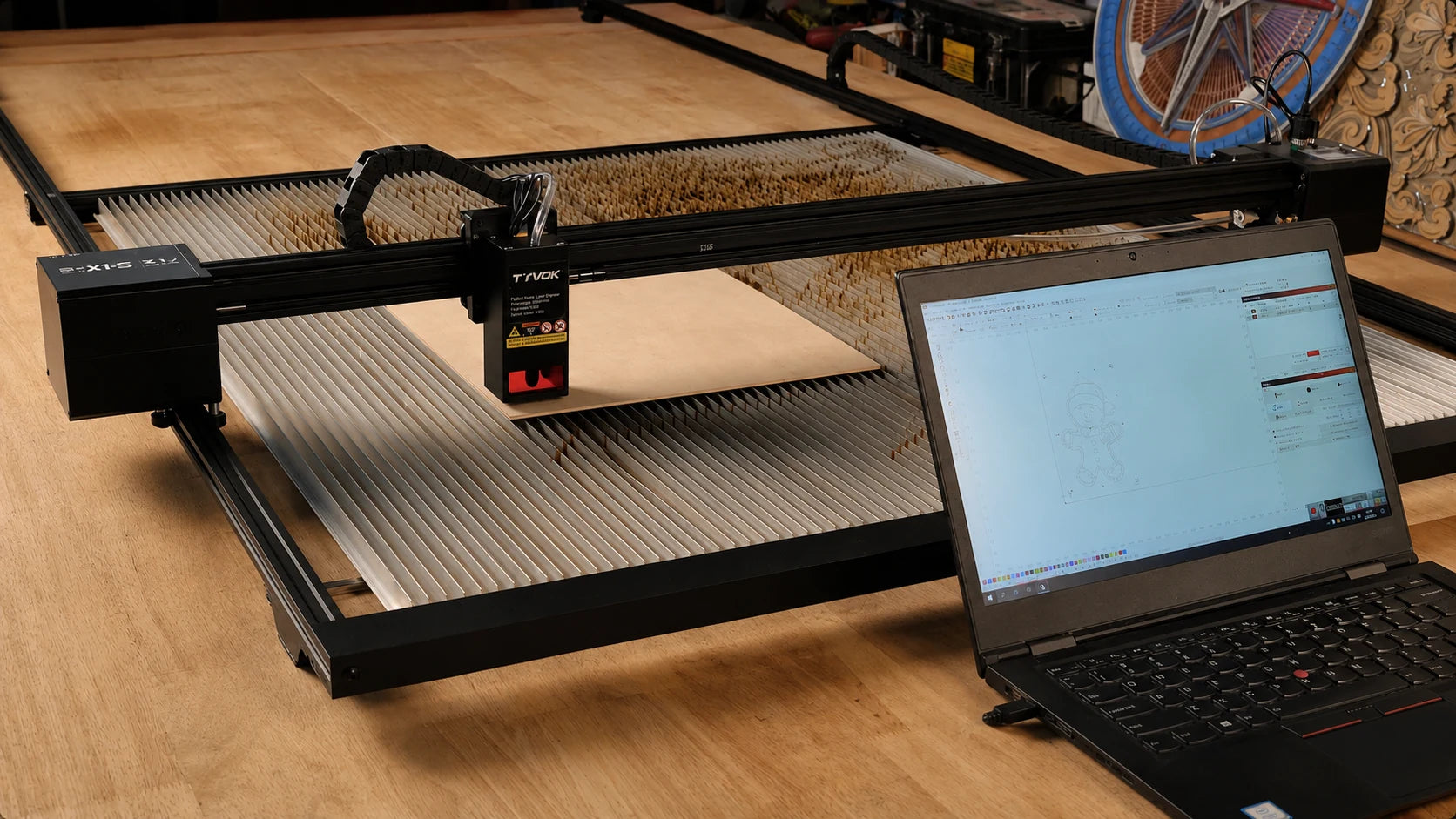 Real TYVOK X1S 2026 800 x 2000 mm extended workspace with laptop and long frame
